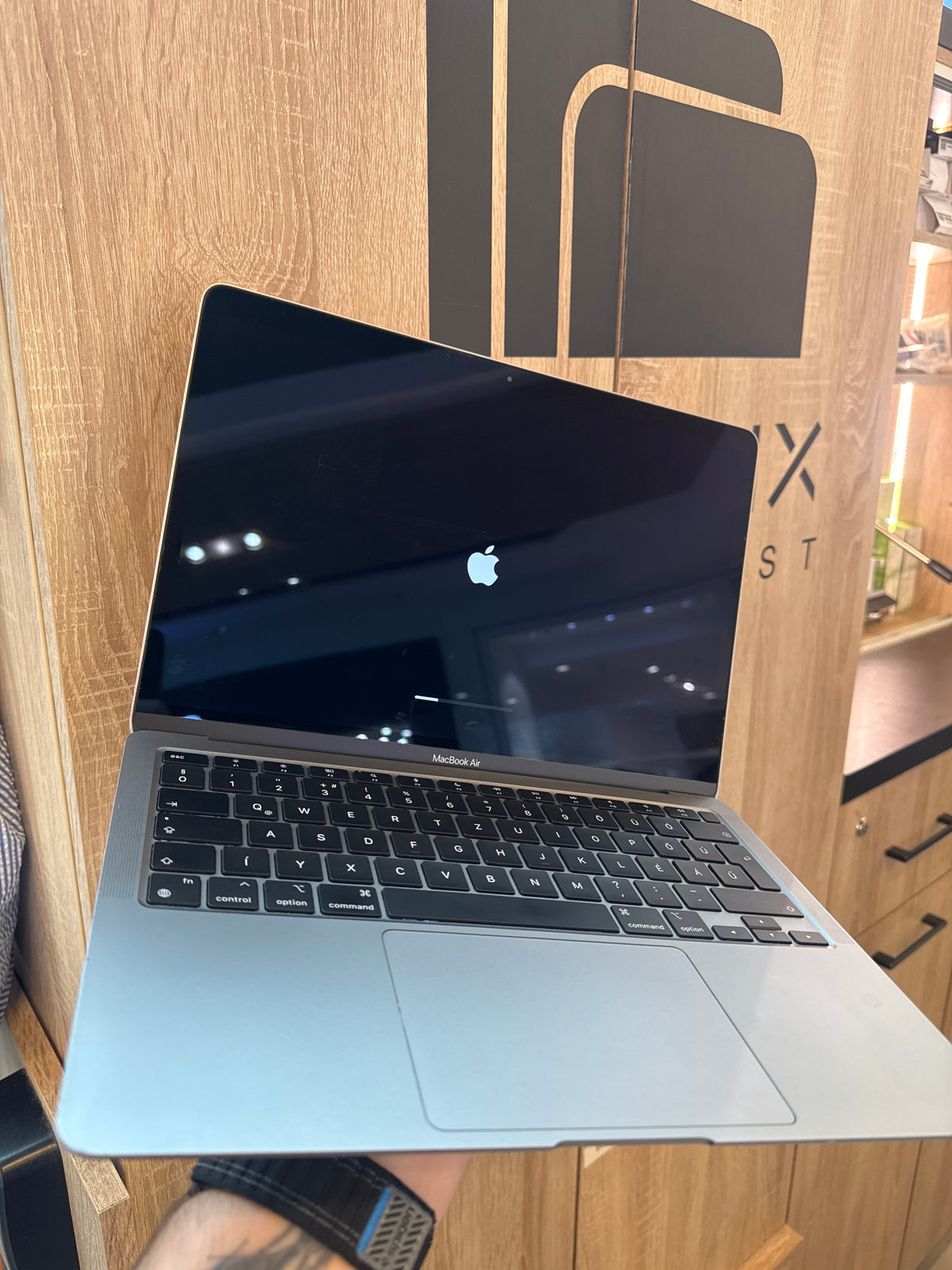 Apple MacBook Air 2020 M1 8/256GB 1 év garancia