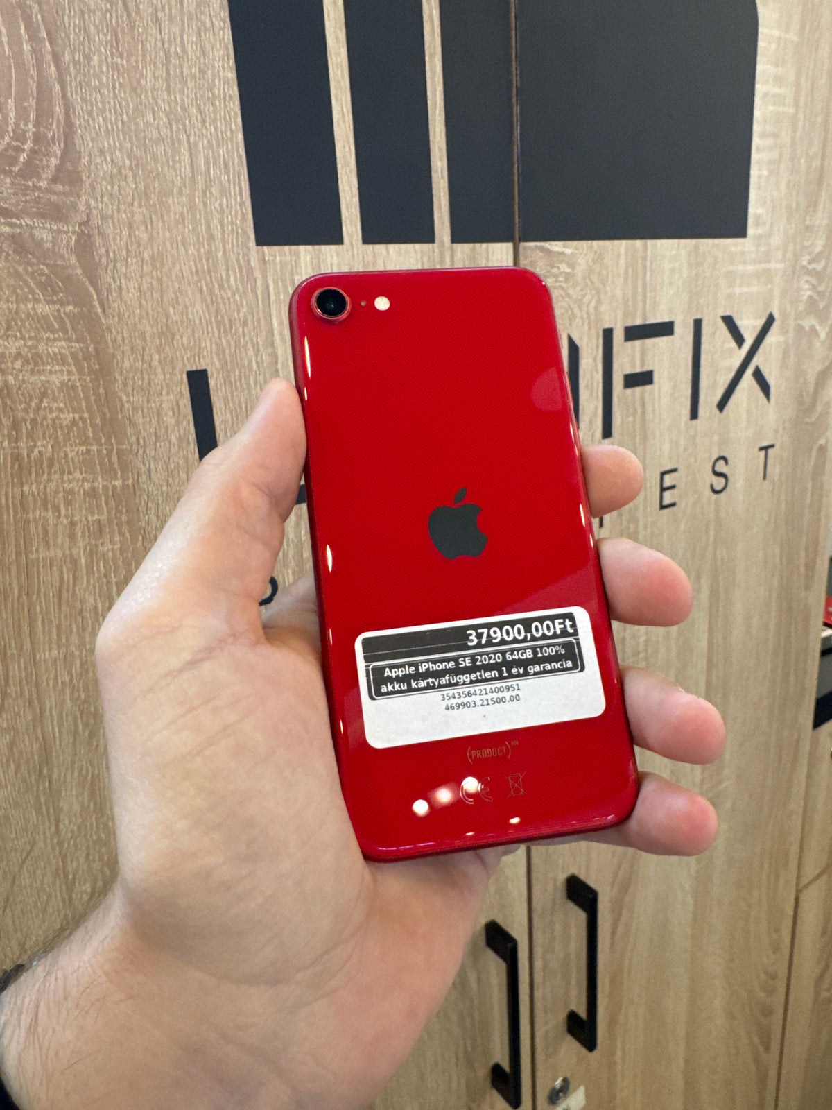 Apple iPhone SE 2020 64GB 100% akku kártyafüggetlen 1 év garancia